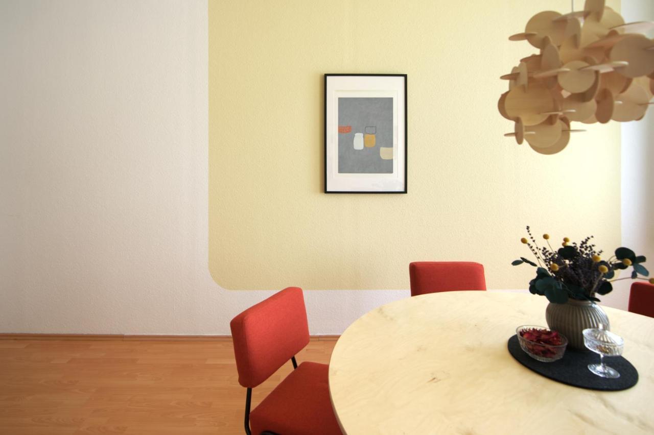 Vonbehling Boutique Apartment Mit 65Zoll Tv Und Designerstuecken Halle  外观 照片