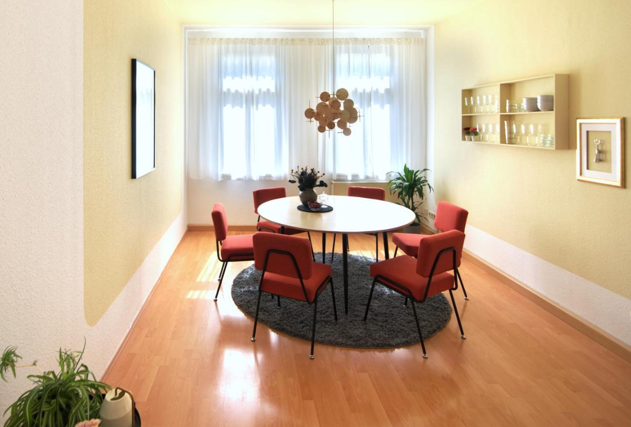 Vonbehling Boutique Apartment Mit 65Zoll Tv Und Designerstuecken Halle  外观 照片
