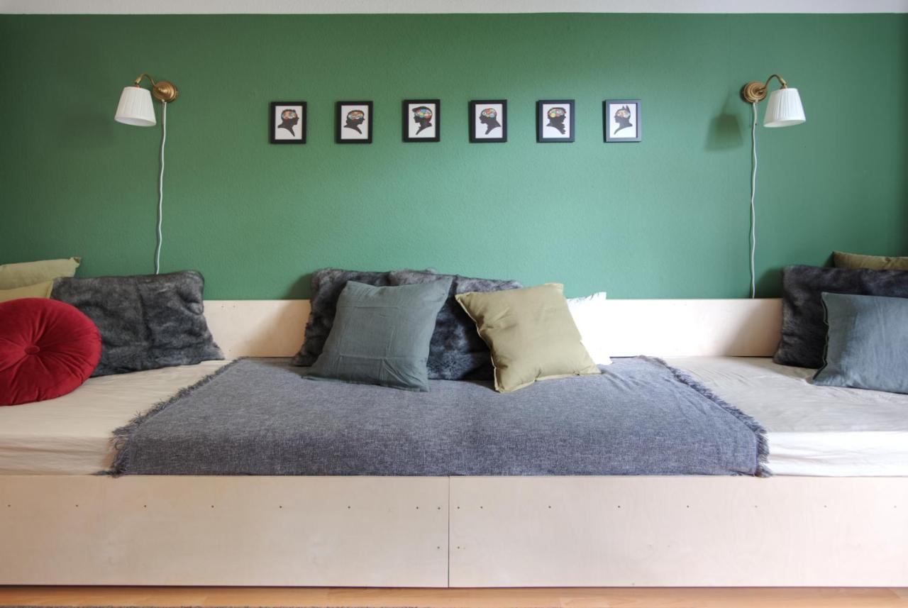 Vonbehling Boutique Apartment Mit 65Zoll Tv Und Designerstuecken Halle  外观 照片