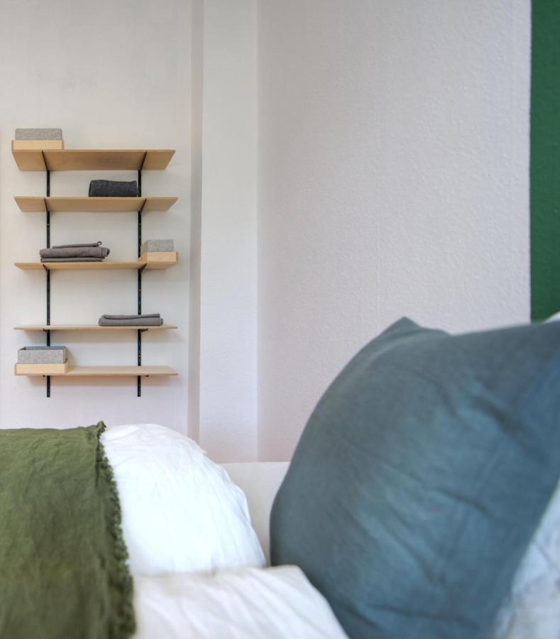 Vonbehling Boutique Apartment Mit 65Zoll Tv Und Designerstuecken Halle  外观 照片