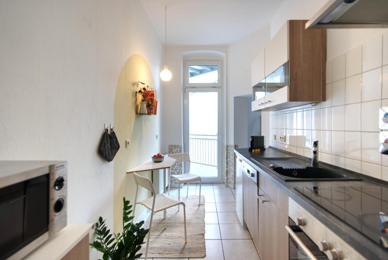 Vonbehling Boutique Apartment Mit 65Zoll Tv Und Designerstuecken Halle  外观 照片